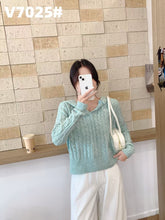 Load image into Gallery viewer, Longsleeve Knitted Top #V7025