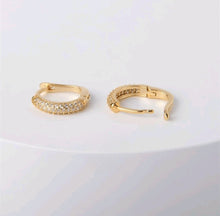 Load image into Gallery viewer, Gold Earrings
