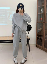 Load image into Gallery viewer, Sweater &amp; Sweatpants Set #7631
