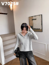 Load image into Gallery viewer, Longsleeve Knitted Top #V7025
