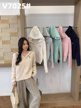 Load image into Gallery viewer, Longsleeve Knitted Top #V7025
