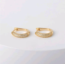 Load image into Gallery viewer, Gold Earrings
