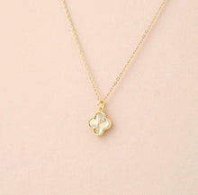 Load image into Gallery viewer, Gold Clover Necklace
