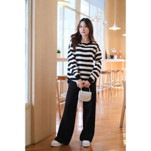 Load image into Gallery viewer, Knitted Pants Set #928
